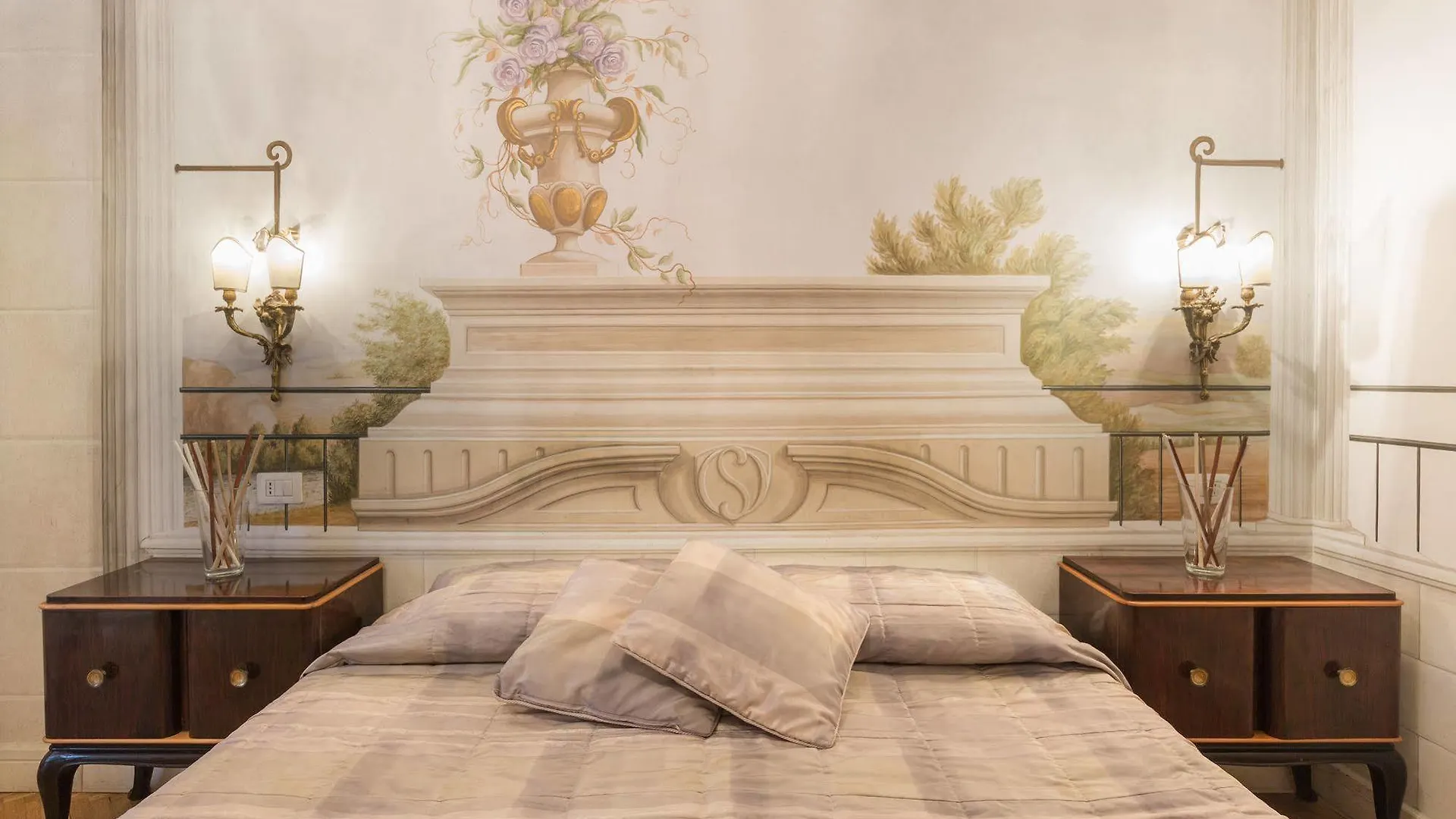 Suites Piazza Del Popolo Rome Bed & Breakfast